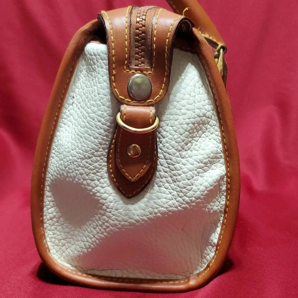 Dooney and bourke vintage white tan leather handbag dr bag style. - Picture 8 of 13